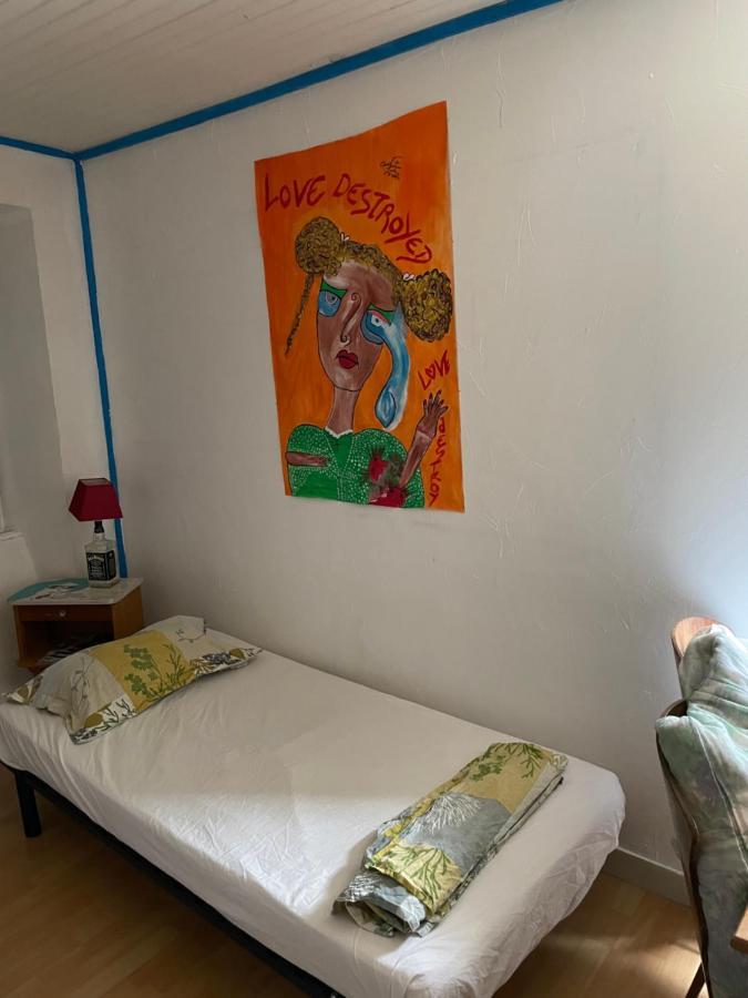 Les Toiles Filantes Hostel Empurany Екстериор снимка